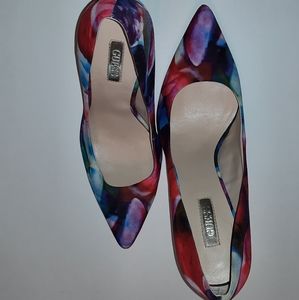 Guess floral pattern shoes, sz 6.5